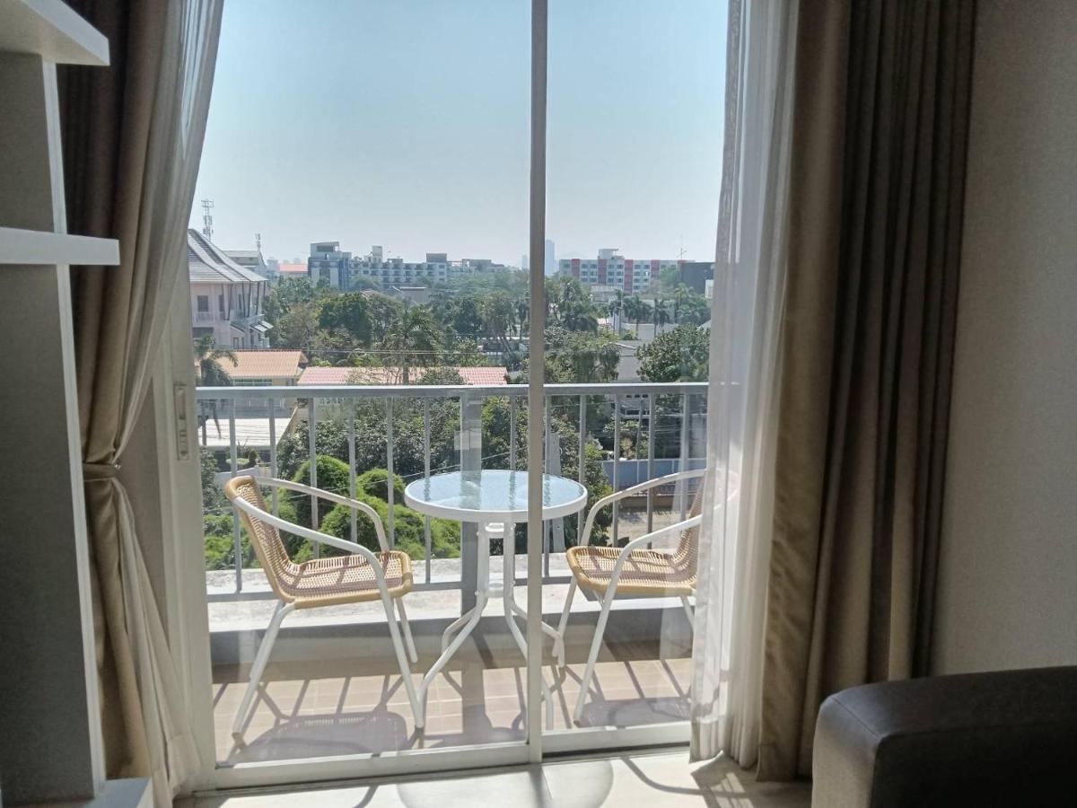 Fluffy Bed And Seaview @Bangsaen Apartment Екстериор снимка